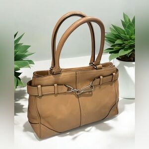 Elegant Tan Leather Handbag